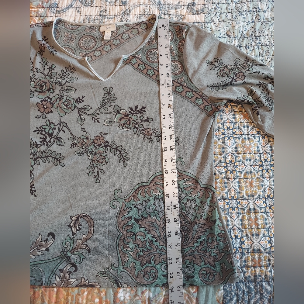 JJill green/brown floral tee - Picture 6 of 8